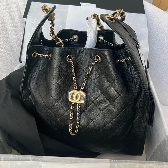 NEW✨ Chanel 25 Leather Hobo Bag Medium - Black - Picture 1 of 14